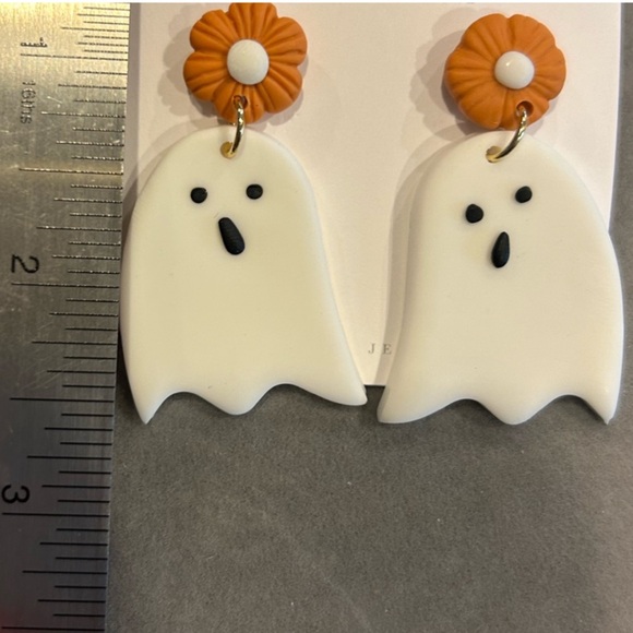 New handmade ghost Halloween soft clay earrings… one of a kind only one left… - Picture 2 of 2